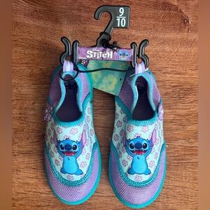 9/10 - Toddler - Disney’s Stitch H2O shoes